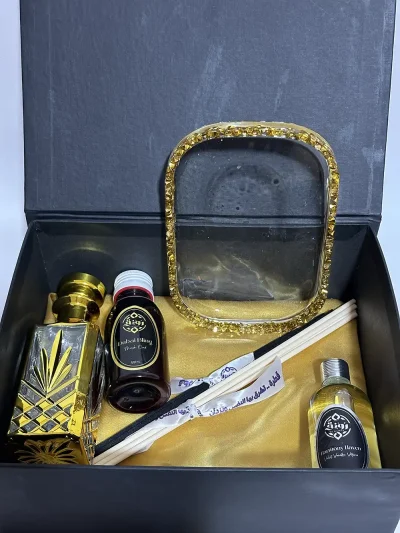 Dubai-Bling-musk-oud-Deluxe Plus with bottle Lavender