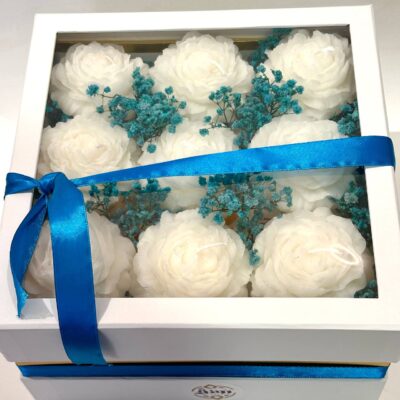 white jury Soy Candle Bouquet in Box